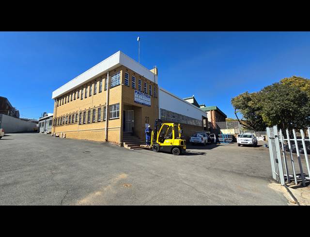 1,772M² WAREHOUSE FOR SALE IN SEBENZA
